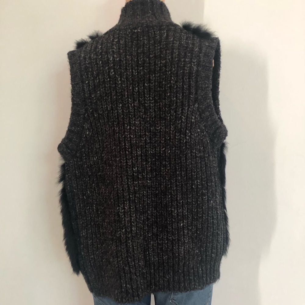 Line Rabbit Fur vest - Picture 7 of 7